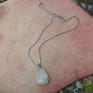 Pendant necklace